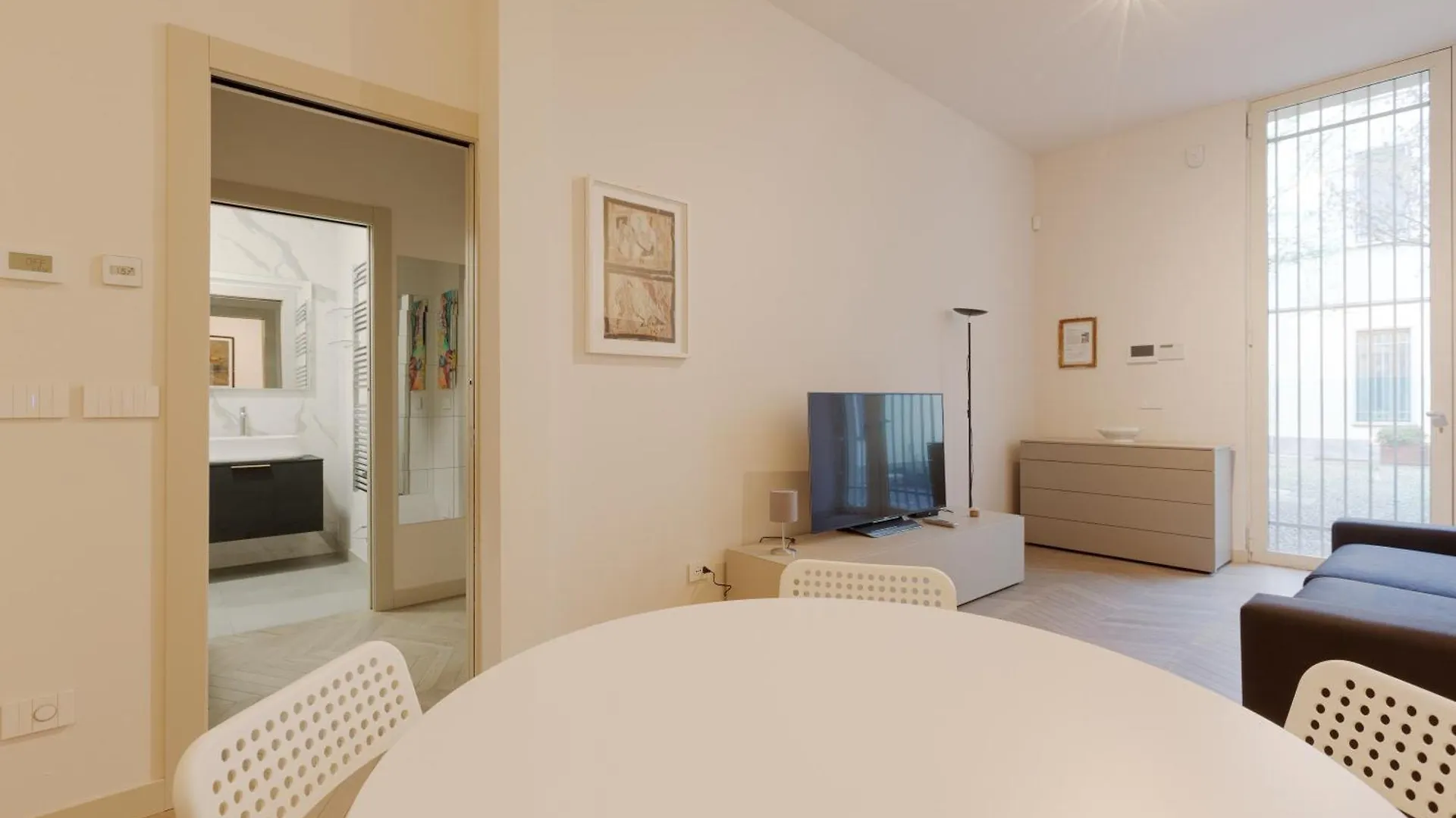 Guesthost - Cordusio Enchanting Apartment Μιλάνο Ιταλία