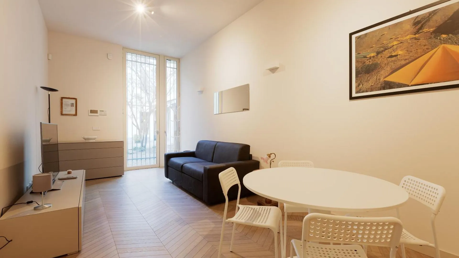 Επικοινωνία με το Guesthost - Cordusio Enchanting Apartment