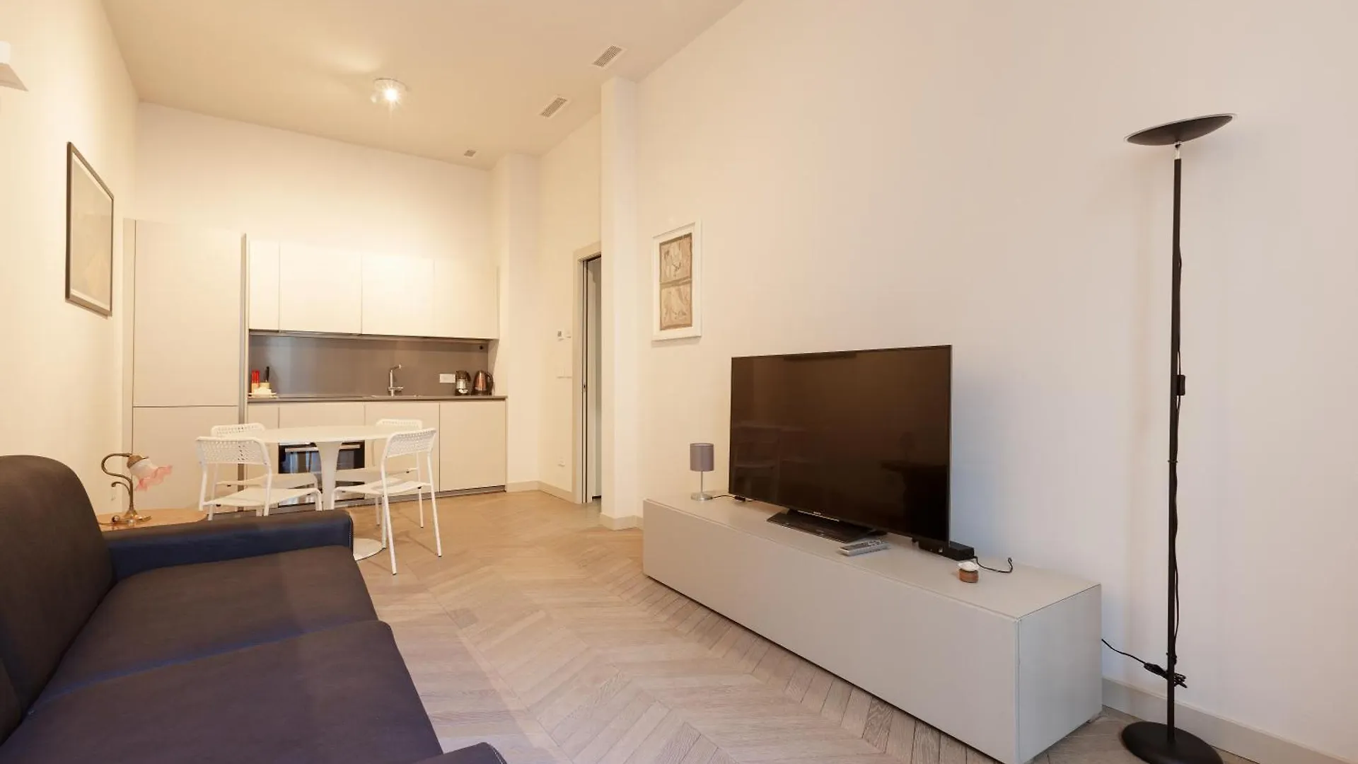 Guesthost - Cordusio Enchanting Apartment Μιλάνο 0*,